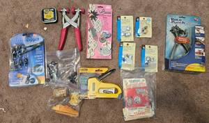 lot 476 image: Assorted Sewing Notions, Tools and Fasteners Collection