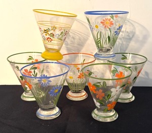lot 34R image: Set of 6 Vintage 3-Inch Hand Painted Floral Glasses