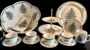 lot 72 image: Large Christmas Tree Pattern Dinnerware Collection with Serving Pieces