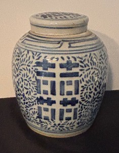 lot 32R image: Vintage Blue and White Ginger Jar