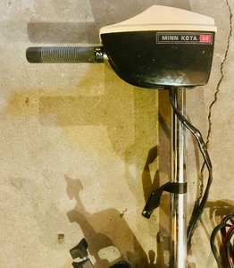 lot 442 image: Trolling Motor