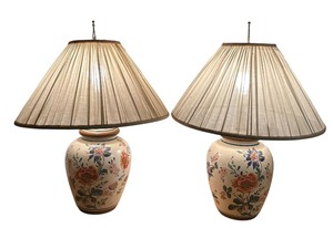 lot 441 image: Pair of Ceramic Table Lamps with Floral Design