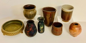 lot 407 image: Set of 8 Studio Pottery Vases and Bowls, Abigail and Mary Anderson Pieces