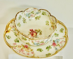 lot 408 image: Haviland France Limoges Bowl and Underplate with Floral Pattern