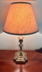 lot 402 image: Brass Table Lamp