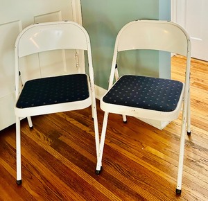 lot 403 image: Pair of Folding Chairs