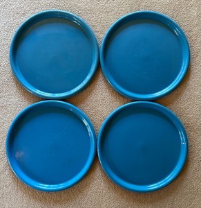 lot 252 image: Vintage Round Blue Plastic Trays