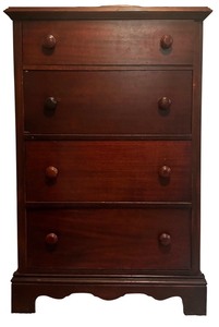 lot 83 image: Vintage Mahogany Chest of Drawers
