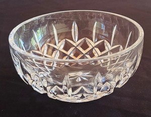 lot 86 image: Vintage Waterford Crystal Bowl