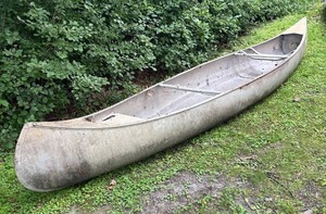 lot 14R image: Crumman 16 Foot Aluminum Canoe