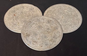 lot 47 image: Set of 3 Vintage Embossed Metal Trivets
