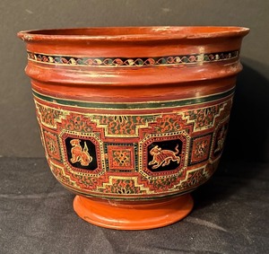 lot 92 image: Burmese Lacquerware Yun Bowl with Animal Motif