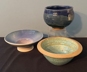 lot 272 image: Set of 3 Handmade Pottery Bowls Assorted Glazed Stoneware