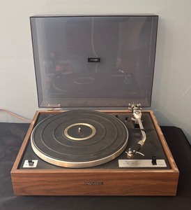 lot 298 image: Vintage Pioneer PL-12AC Belt Drive Stereo Turntable