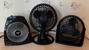 lot 330 image: Set of 3 Tabletop Fans by Honeywell and Vornado