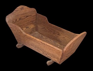 lot 337 image: Vintage Wooden Cradle with Rocking Base