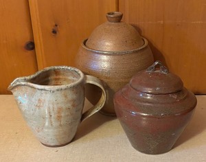 lot 386 image: Set of 3 Handmade Stoneware Pottery Pieces with Lids and Pitcher