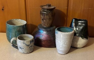 lot 389 image: Handmade Pottery Collection by Mary and Abigail Anderson