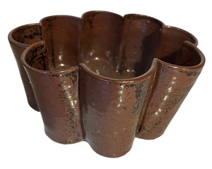 lot 427 image: Vintage Pottery Bowl with Wavy Floral Edge