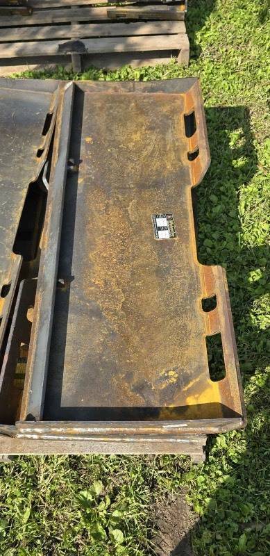 lot 1861 image: YINTATECH 12 Universal Quick Attach Mount Plate (QMP2-16-12T)