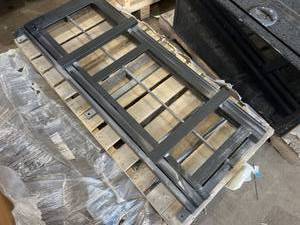 lot 394 image: SlideMaster Heavy-Duty Sliding Cargo Tray