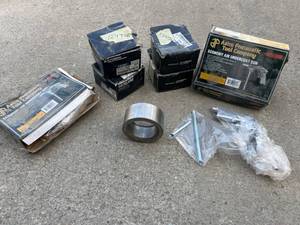 lot 443 image: Hyundai Bearing Assemblies, Astro Pneumatic Undercoat Gun, and Accessories