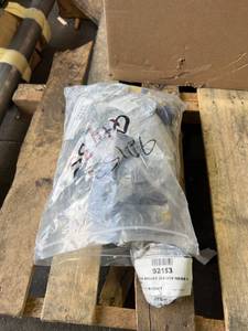lot 489 image: Angled 20A 125V NEMA Plugs, Model 92153