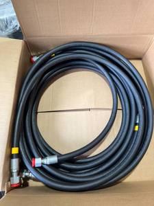 lot 499 image: 3 Short Hydraulic Hoses with Fittings