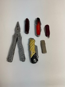 lot 4 image: Tools & Pocket Knives  One Vintage