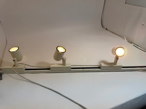 lot 7 image: Lights