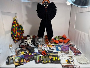 lot 22 image: Large Lot of Halloween