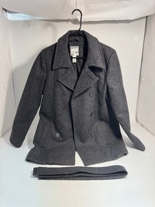 lot 25 image: Old Navy Large Wool Coat