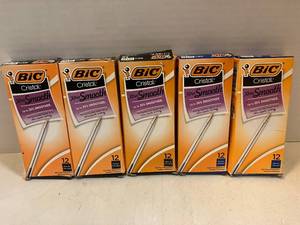 lot 65 image: BIC Cristal Pens