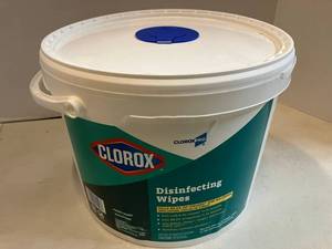 lot 39 image: Clorox Disinfecting Wipes