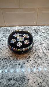 lot 11 image: Perthshire Scotland Millefiori Art Glass Paperweight