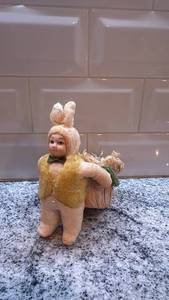 lot 20 image: Vintage Spun Wool Bunny Figurine with Wicker Basket 5.5 x 3 Inches