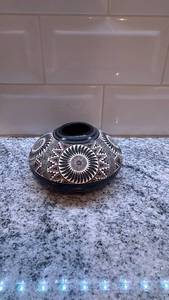 lot 21 image: Handcrafted Blackmore Studios Pottery Vase 2.5 x 4.25 Inches