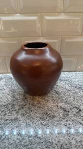 lot 37 image: Handcrafted Brown Ceramic Vase 6x6 with Makers Mark