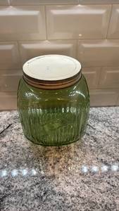 lot 48 image: Vintage Ribbed Vaseline Uranium Glass Canister Jar