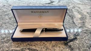 lot 139 image: Waterman Paris Black Lacquer Ballpoint Pen with Gift Box