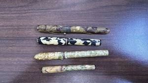 lot 160 image: Set of 4 Vintage Celluloid Fountain Pens Assorted Colors