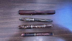 lot 165 image: Set of 4 Vintage Fountain Pens Assorted Styles and Finishes