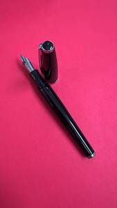 lot 175 image: Aldo Domani Black Fountain Pen with Chrome Accents