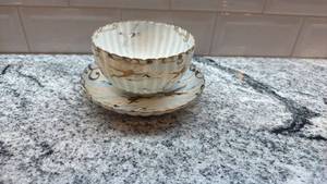 lot 185 image: Porcelain Bowl and Saucer Set with Gold Crane Motif