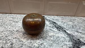 lot 188 image: Vintage Brass Round Trinket Box with Engraved Floral Design