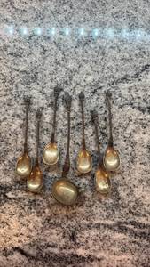 lot 208 image: Set of 7 Vintage Ornate Collectible Spoons