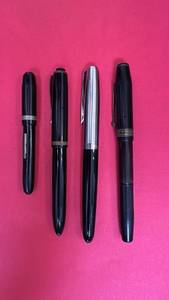 lot 225 image: Group of 4 Vintage Fountain Pens Assorted Styles
