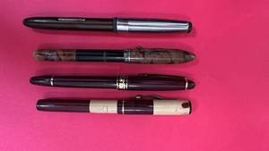 lot 233 image: Set of 4 Vintage Fountain Pens Mixed Materials