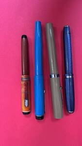 lot 236 image: Set of 4 Vintage Fountain Pens Assorted Colors