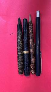 lot 238 image: Collection of 4 Vintage Fountain and Ballpoint Pens